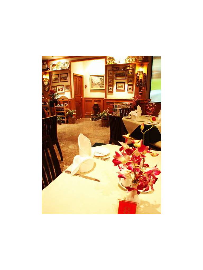 Seven Oaks Inn 
