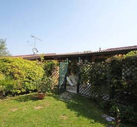 Holiday Home Clematis Pozzolengo  в Венето