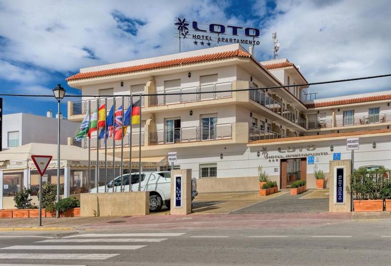 Hotel Apartamentos Loto Conil 