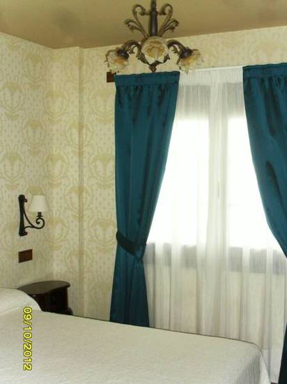 Hotel Apartamentos El Nogal  3* Испания, Сеговия