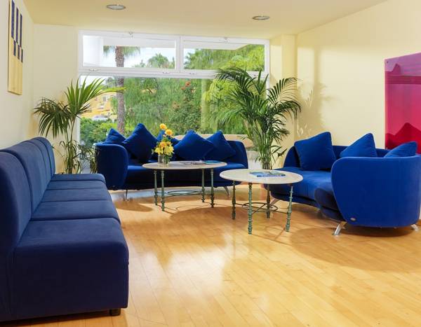 Paradise Court Aparthotel