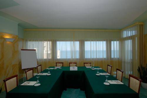 Hotel Grotta Palazzese  4* Италия, Апулия