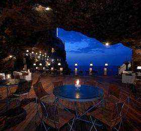 Hotel Grotta Palazzese  в Апулия
