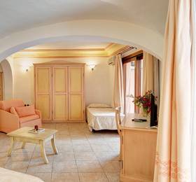 Hotel Club Li Graniti в Сардинии