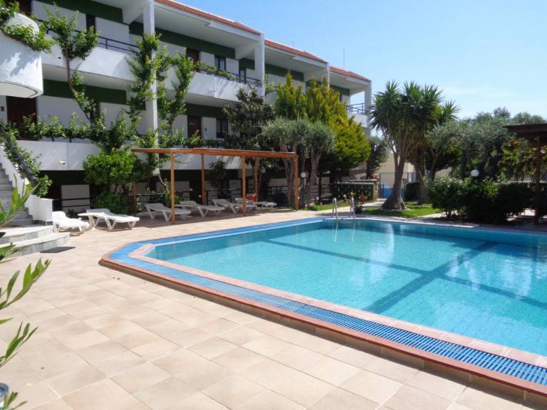 Terinikos Apart-Hotel