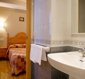 Hostal Valle De Tena  в Формигале