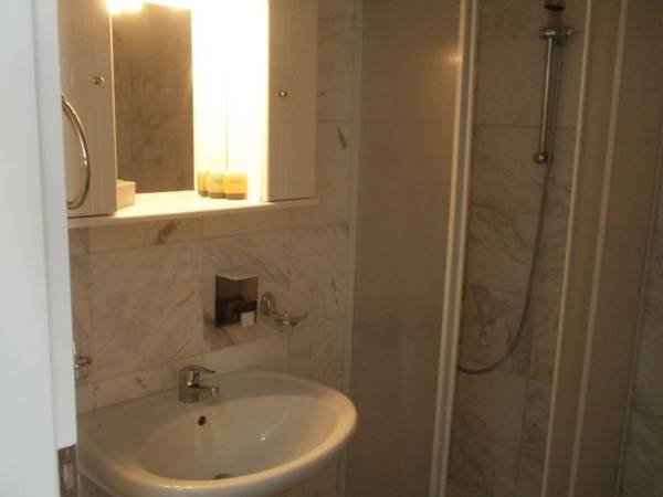 Limani Apartments 