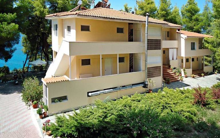 Dryades Hotel