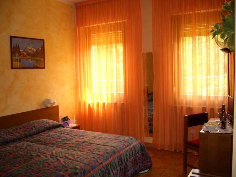 Hotel Sarre 