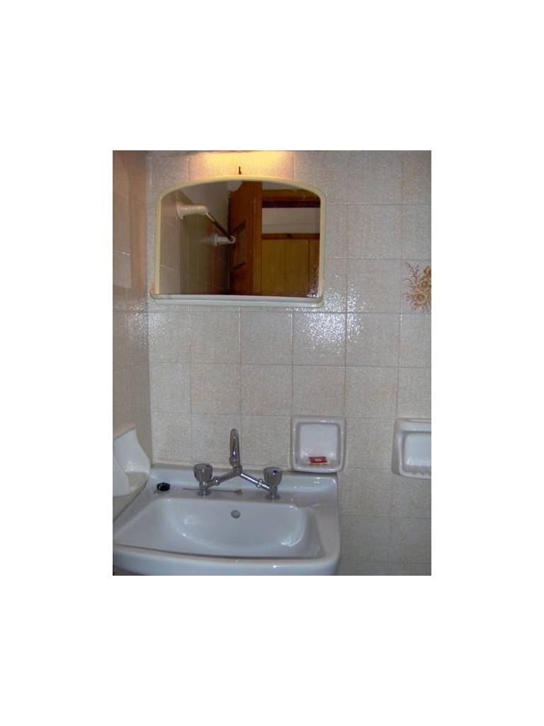 Nikos Place 