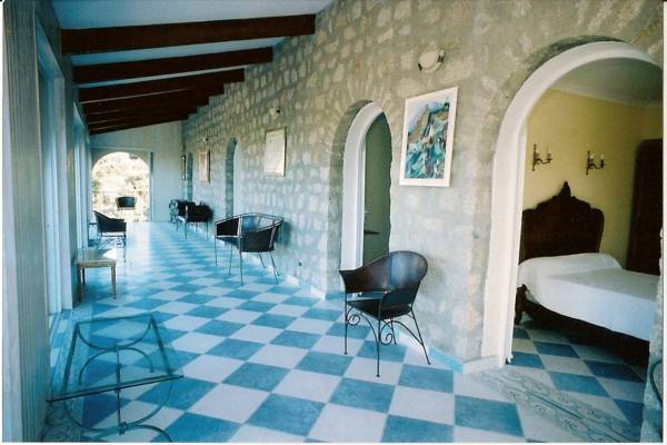 The Manor Франция, Корсика