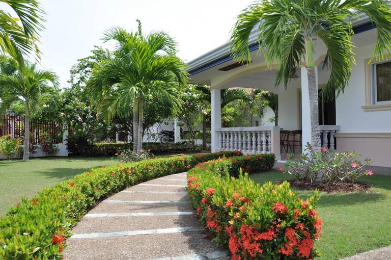Olivia Resort Serviced Apartments and Bungalows 