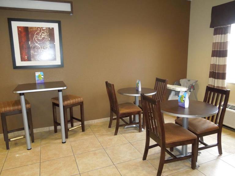 Microtel Inn & Suites by Wyndham Harrisonburg 