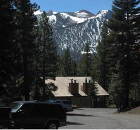 Hidden Valley by Mammoth Reservation Bureau  в Калифорнии