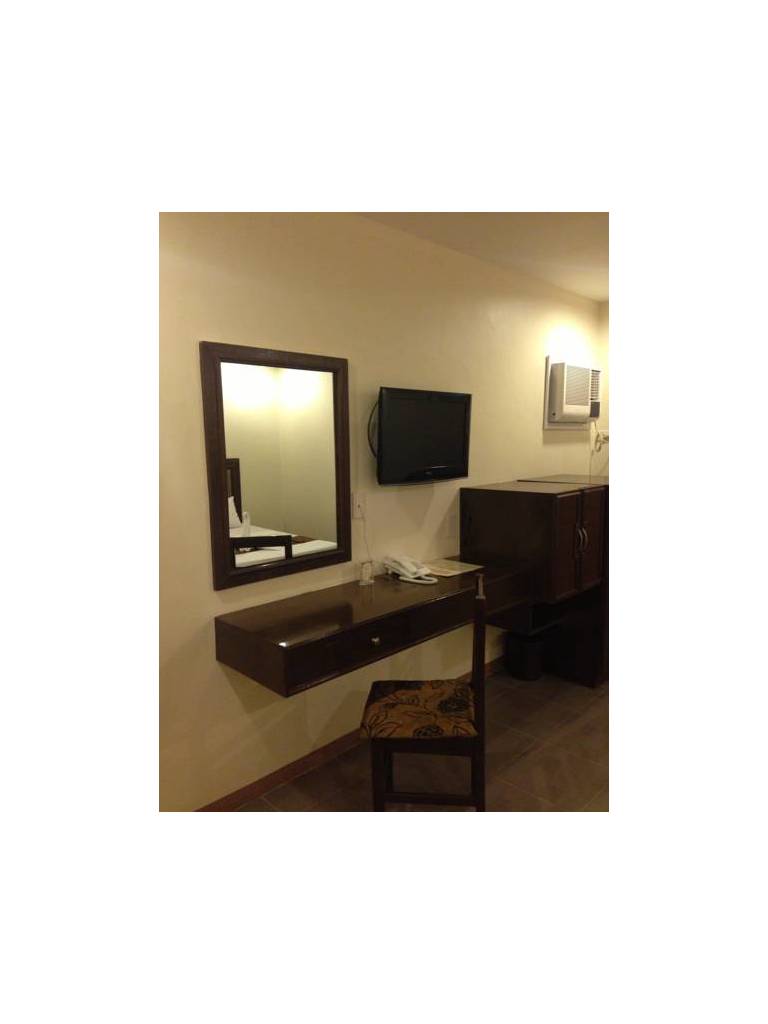 Sun Avenue Tourist Inn & Cafe 