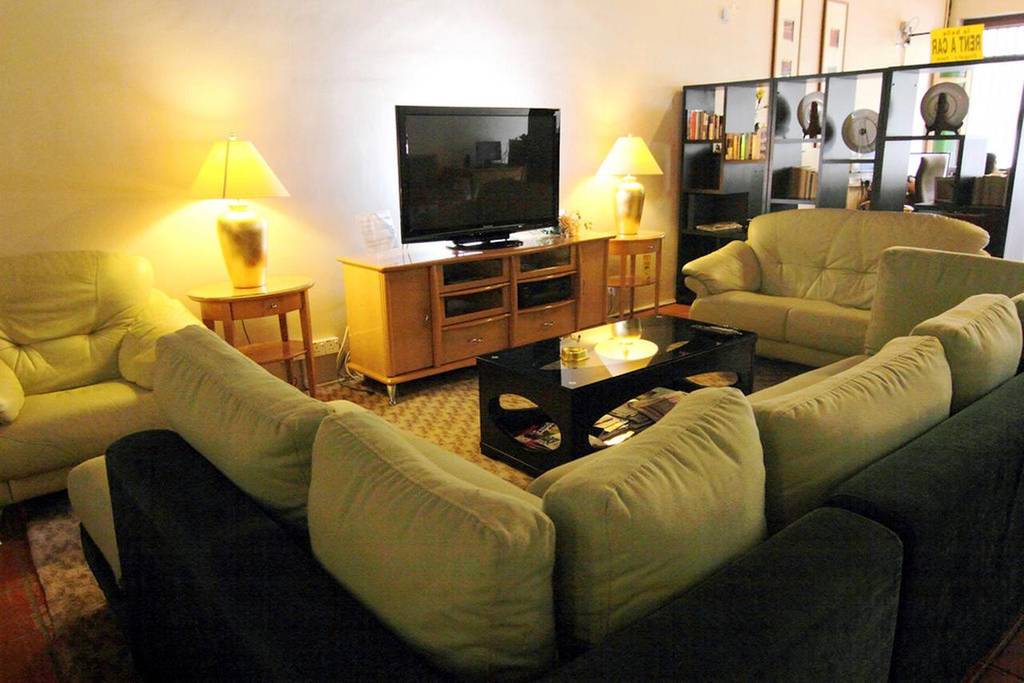 Red Inn Heritage Guest House  2*