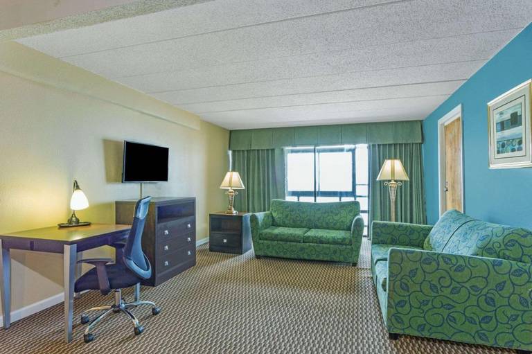 Travelodge Suites Oceanfront 