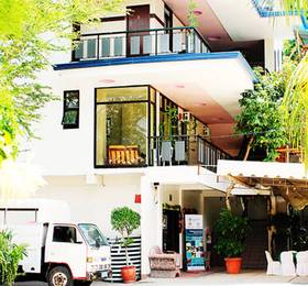 Reyna's the Haven & Gardens  в Бохоле