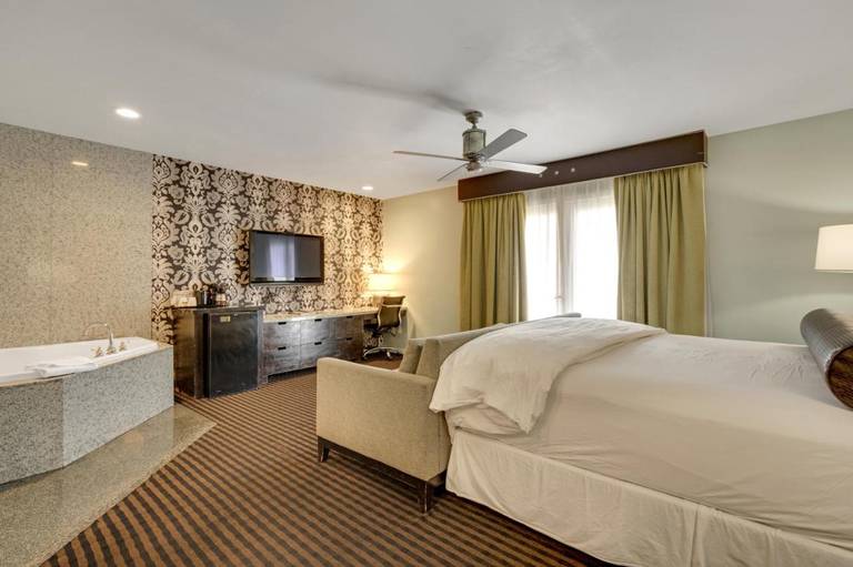 3 Peaks Resort & Beach Club 