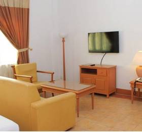 M Suites Hotel Johor Bahru  в Джохор-Бару