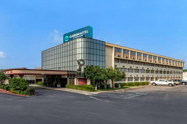 Clarion Hotel Broken Arrow 