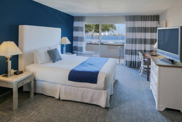 Bay Club Hotel and Marina 