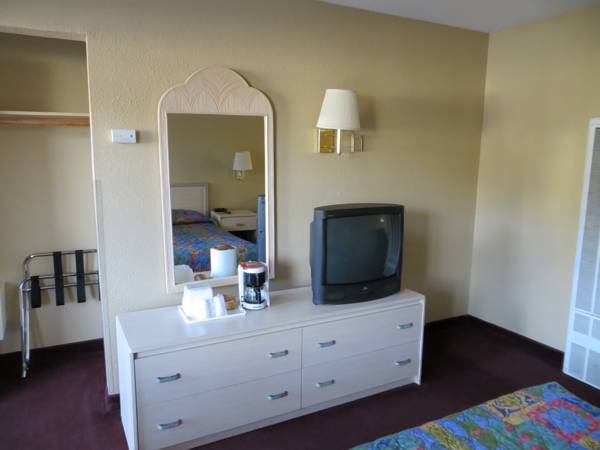 Surf City Inn & Suites - Formerly the Econo Lodge