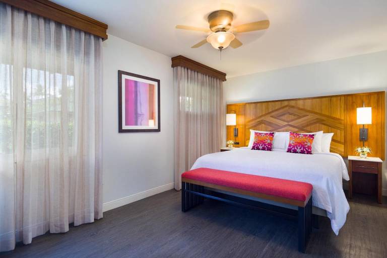 Aston Aloha Beach Hotel 