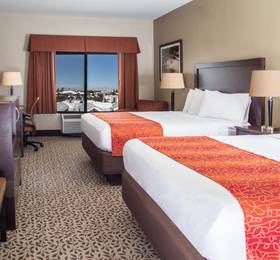 Gray Wolf Inn & Suites  в Йеллоустоне