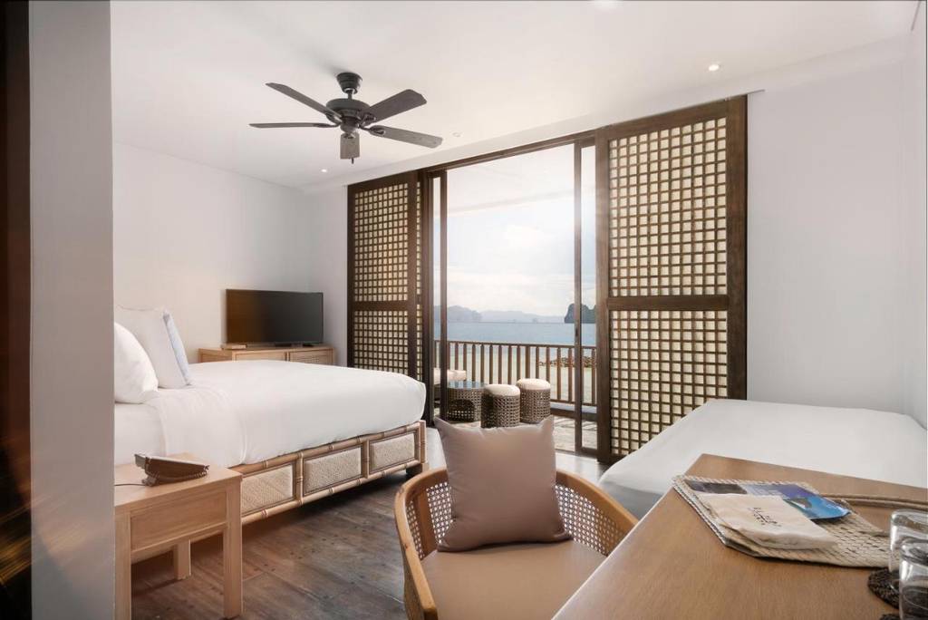 Miniloc Island Resort  3*