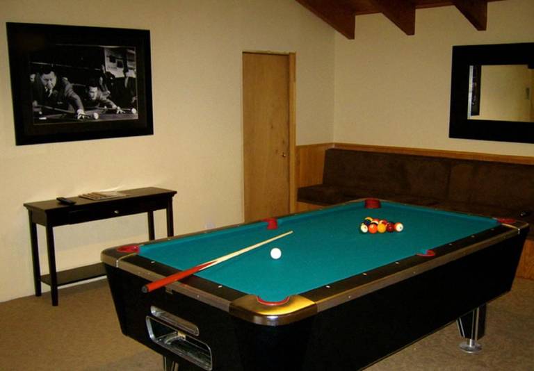 The Mammoth Creek Inn 