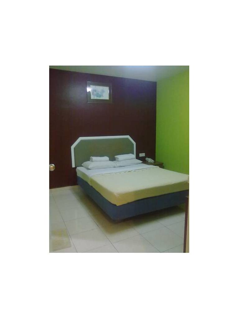 Golden Glory Hotel 