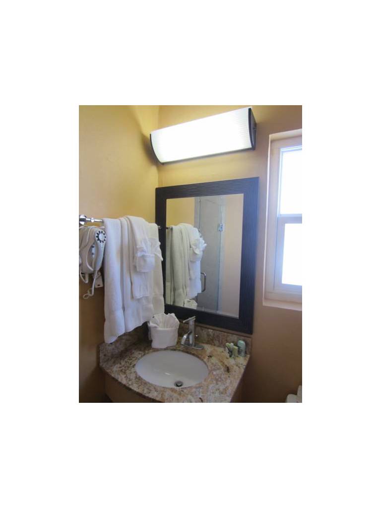 Pacific Shores Inn 