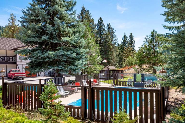 Alpine Rivers Inn 