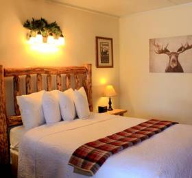 Moose Creek Inn  в Йеллоустоне