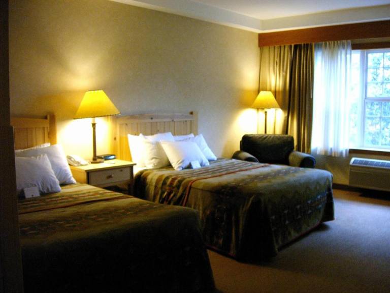 Heathman Lodge 