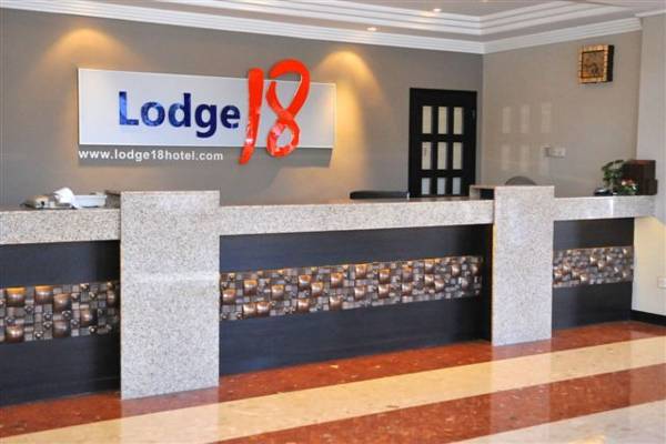 Lodge 18 Hotel 