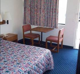 Quad City Inn  в Айове