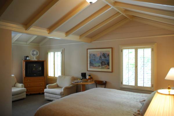 Carmel Lodge 
