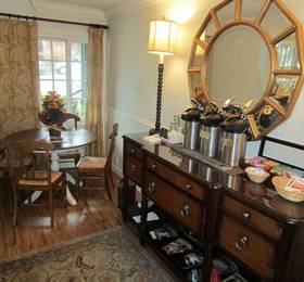 Wayside Inn  в Калифорнии