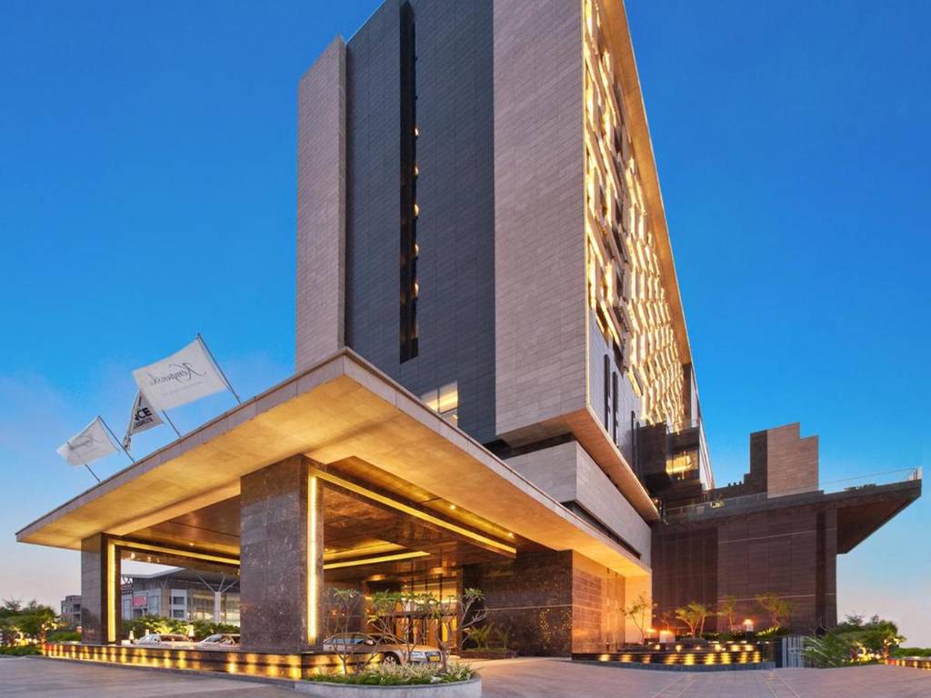 The Leela Ambience Convention Hotel 5*