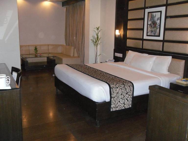 Karon Hotels - Lajpat Nagar 