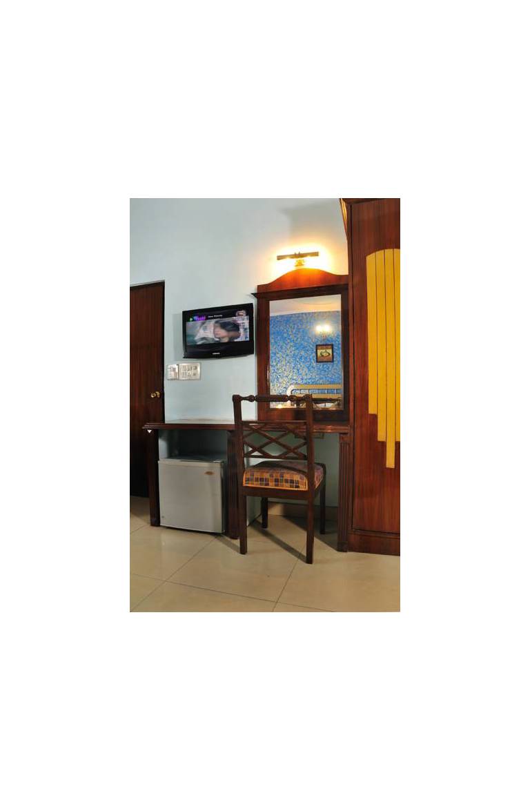 Hotel Paras International 
