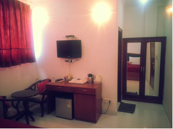 Hotel Malik Continental  2* Индия, Дели