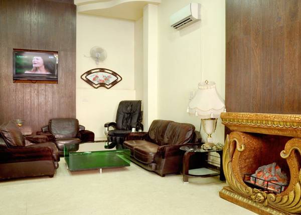 Hotel Om International 