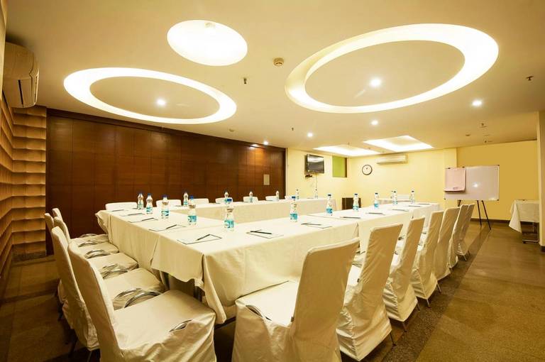 Alpina Hotels & Suites 