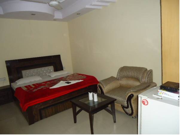 Hotel Royal Holidays 2* Индия, Дели