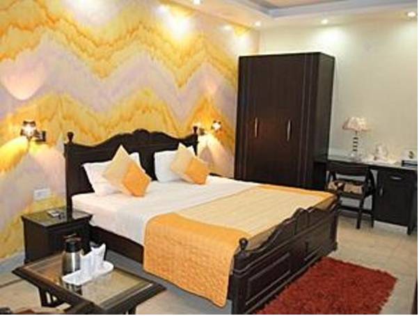 Hotel Universe Inn 