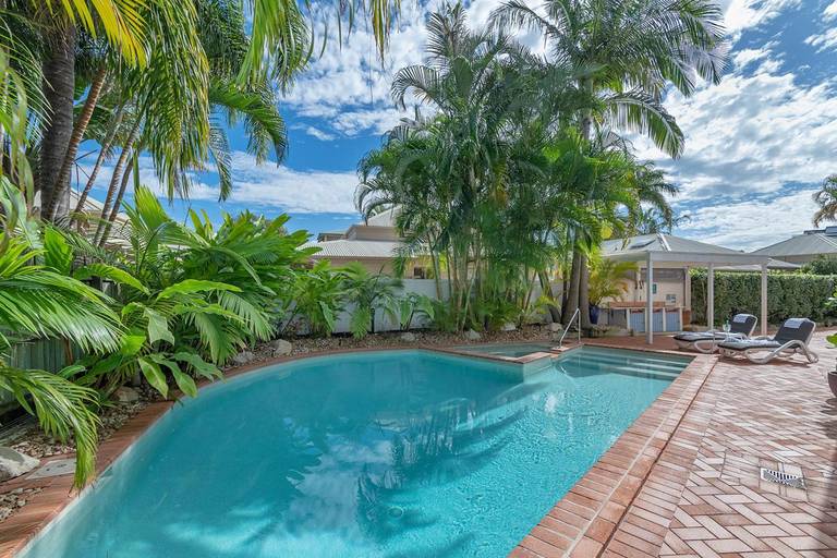 Accommodation Rimini by the River - Noosa 