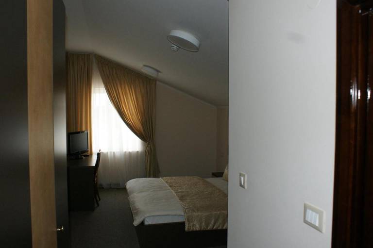 Guest Accommodation Atrium Gulin 